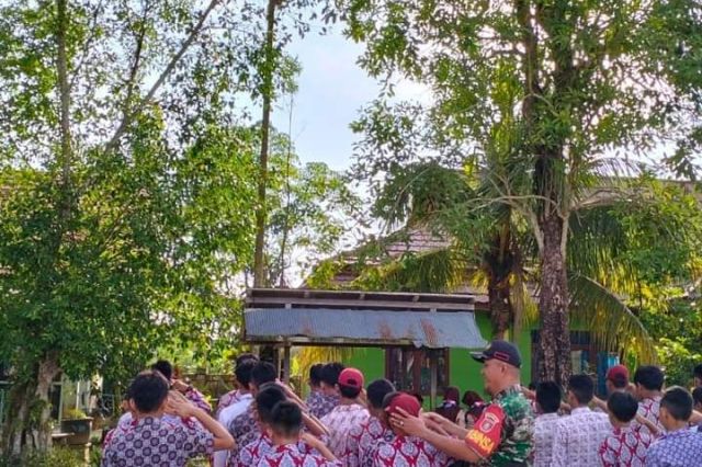 Danramil 0909-06 Bengalon Berikan Materi Wawasan Kebangsaan, Pancasila Dan PBB