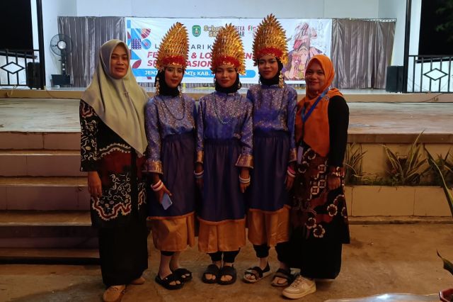 Siswa SMP Negeri 1 Teluk Pandan Ikut Serta Pada Kegiatan FLS2N se-Kutim