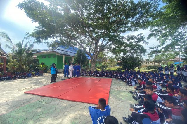 Polsek Teluk Pandan Gelar Sosialisasi Olahraga Judo di SMPN 1 Teluk Pandan