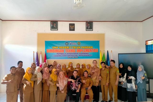 SMPN 1 Teluk Pandan Gelar Bimbingan Teknis Deep Learning "Coding dan Artificial Intelligence" Bersama Sekolah Mitra, 23-25 Juni 2025