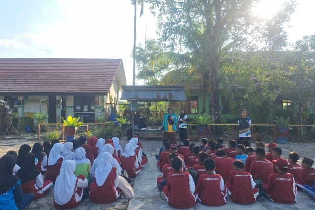 Penerimaan Murid Baru di SMPN 1 Teluk Pandan Berjalan Lancar, Calon Murid Baru Antusias Ikuti Tes dan Pembekalan